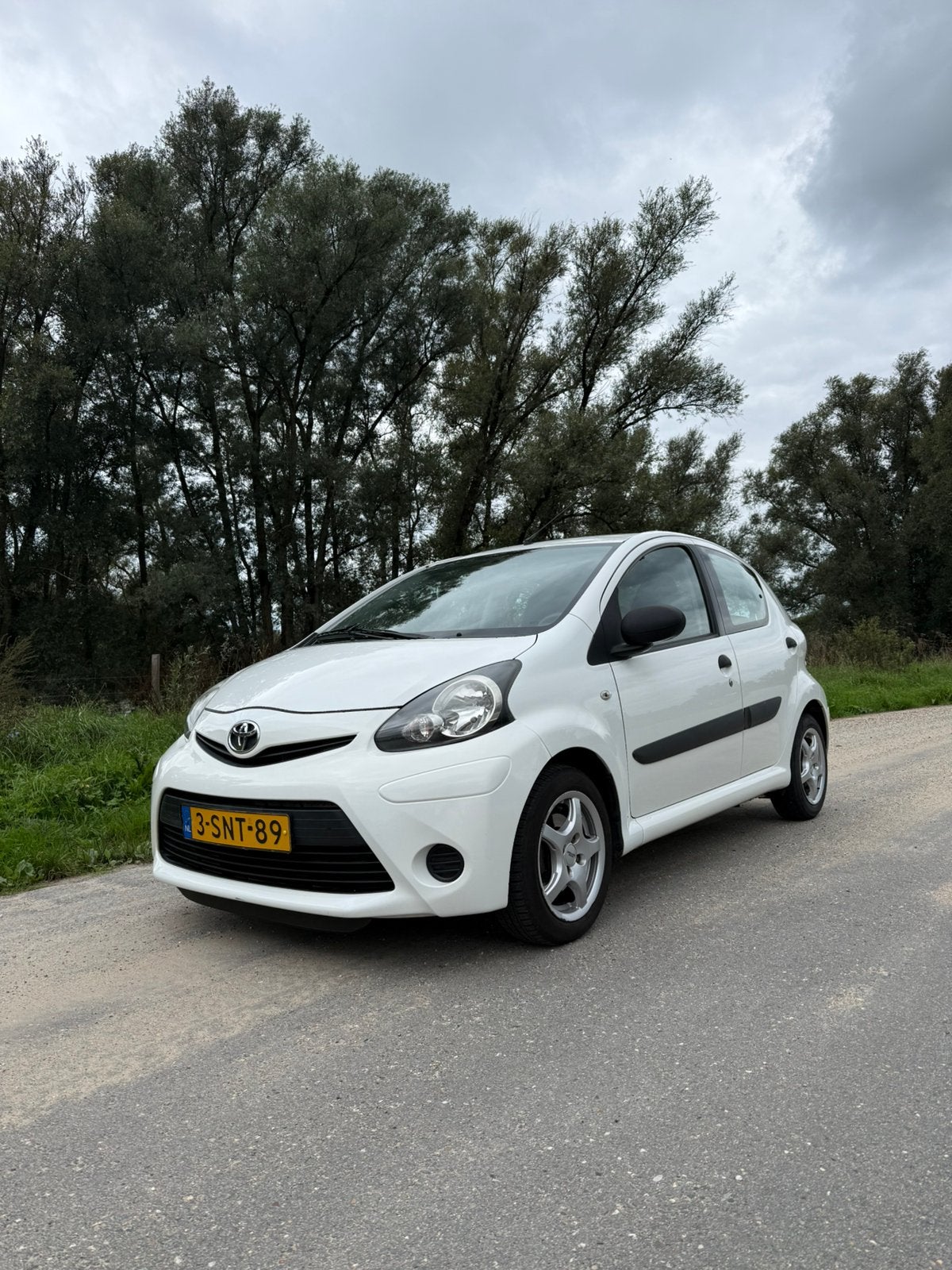 Toyota Aygo | 5-deurs | 2013 | 147.229 km, Auto's, Voorwielaandrijving, Zwart, 4 stoelen, Origineel Nederlands