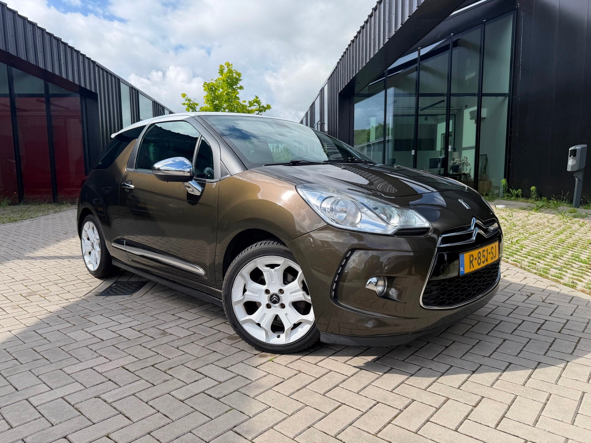 Citroen DS3 1.6 THP Sport Chic Cruise Clima Stoelvw Nwe APK, Voorwielaandrijving, Euro 5, Gebruikt, Beige