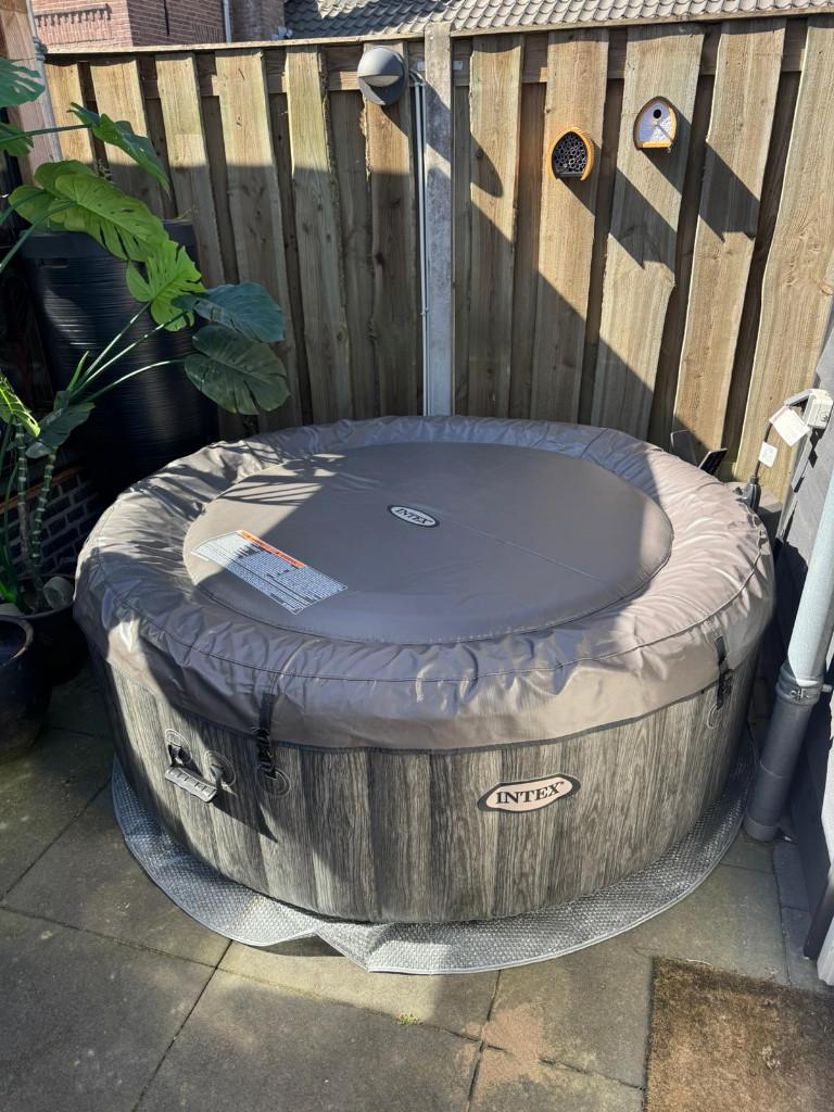 Intex Jacuzzi, Ophalen, Zo goed als nieuw, Filter, Opblaasbaar