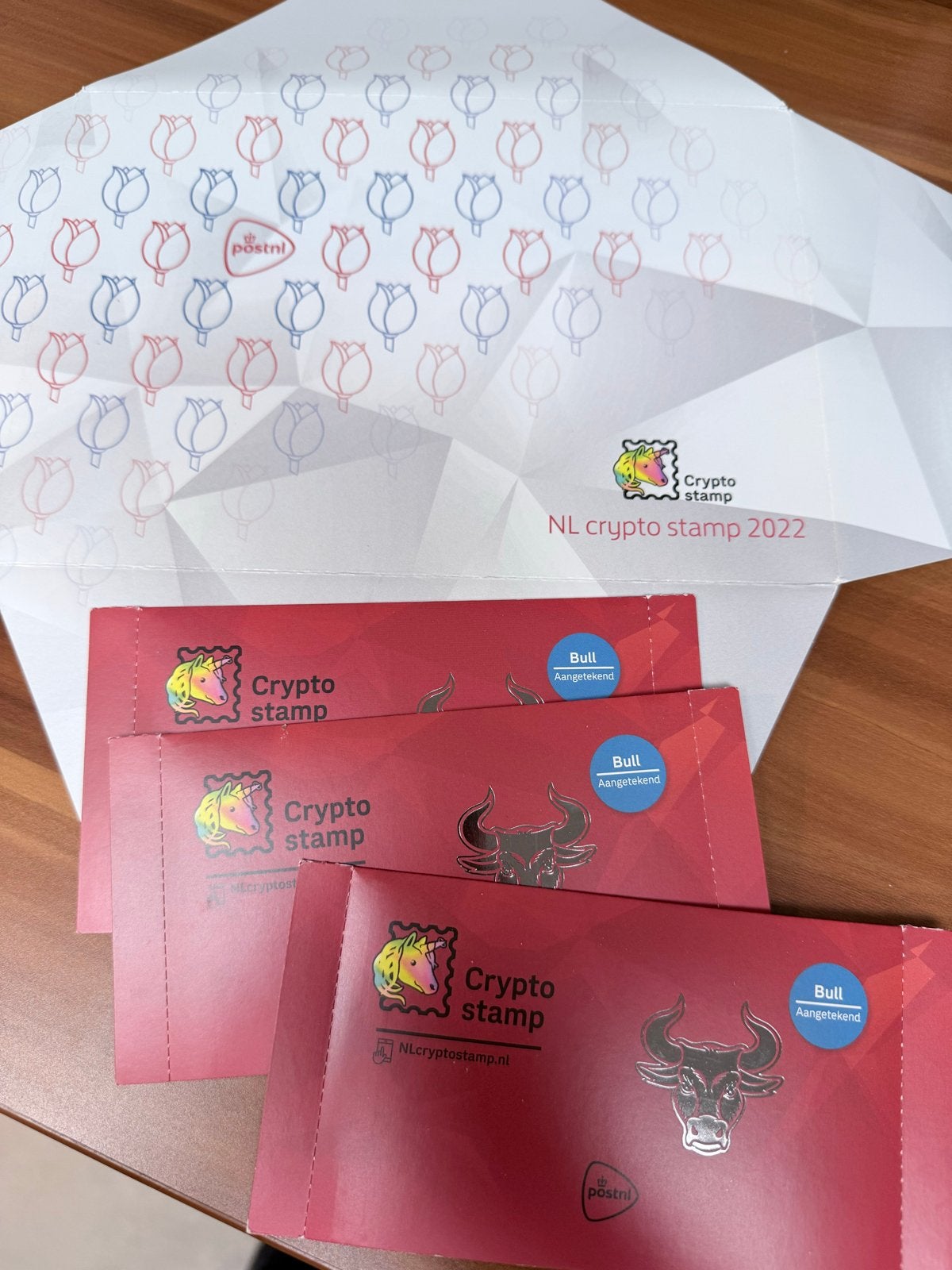 PostNL Crypto Stamp "Bull" 2022 | ongeopend | 3 stuks, Ophalen of Verzenden, Na 1940, Postfris