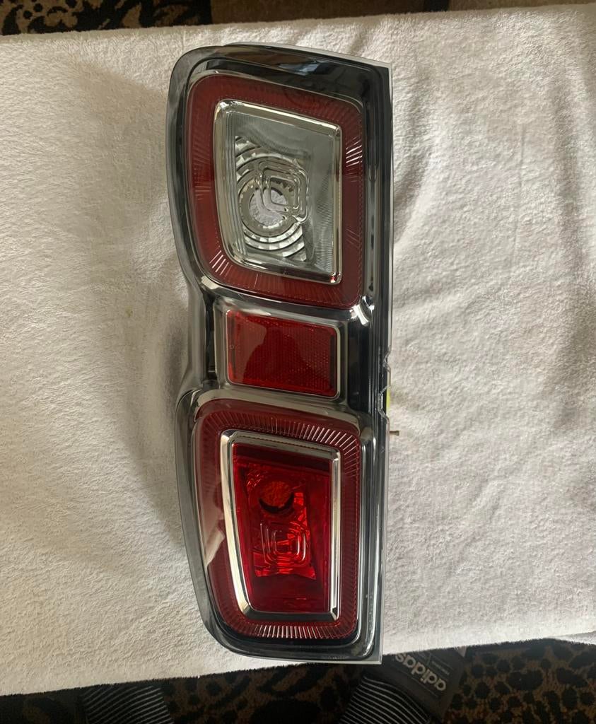 linker achterlicht Isuzu Dmax lll 2022 (220-8R006), Auto-onderdelen, Ophalen of Verzenden
