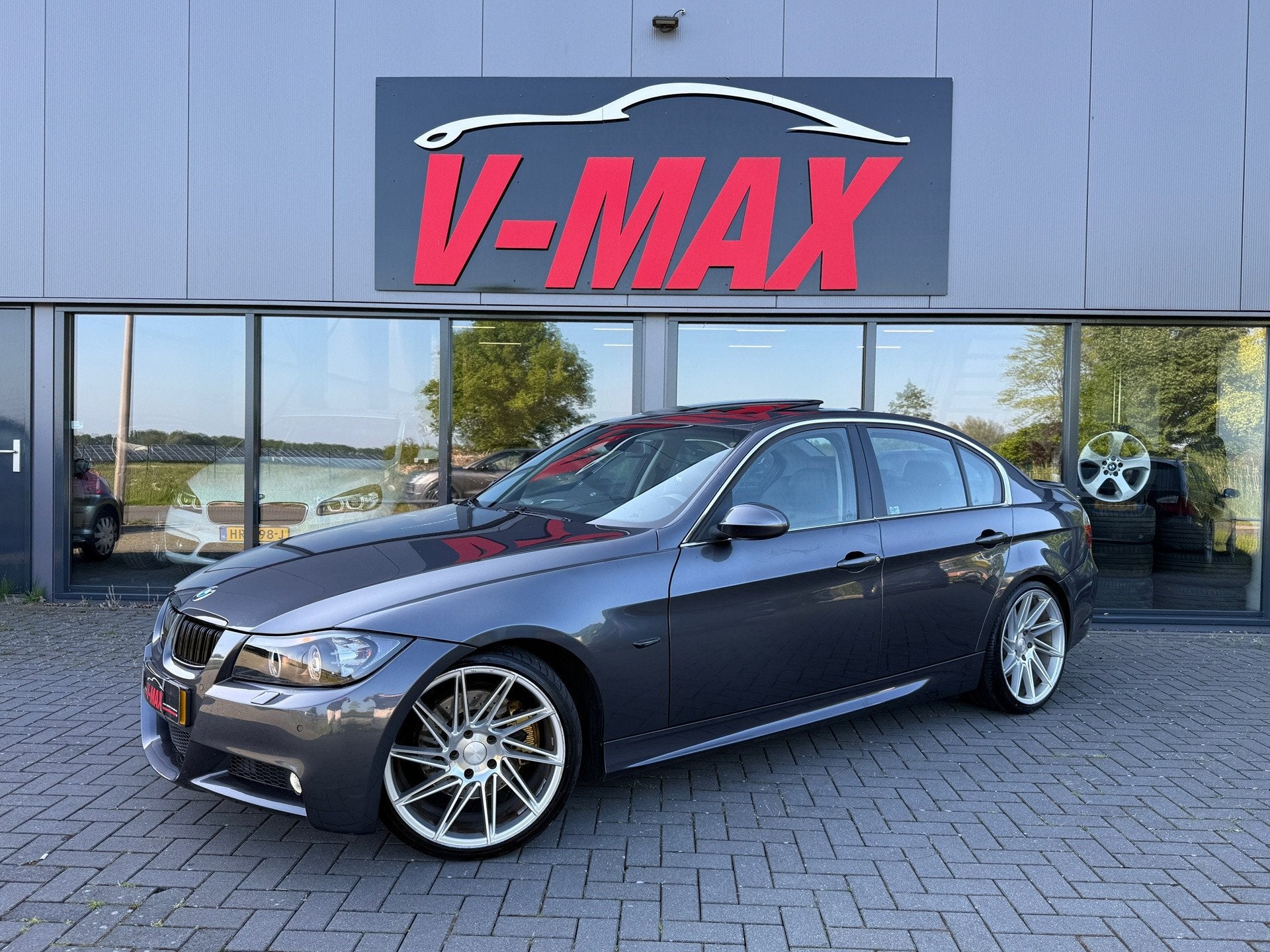 BMW 330i M-Sport AUT Dak Xenon AFS Carplay Keyless Go Memory, Automaat, Achterwielaandrijving, Zwart, 259 pk