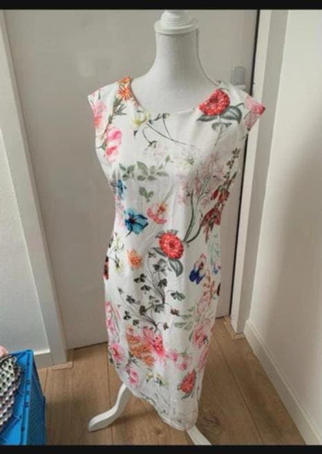 Zomerjurk met bloemenprint - Maat L, Kleding | Dames, Jurken, Overige kleuren, Maat 42/44 (L), Ophalen of Verzenden, Zo goed als nieuw