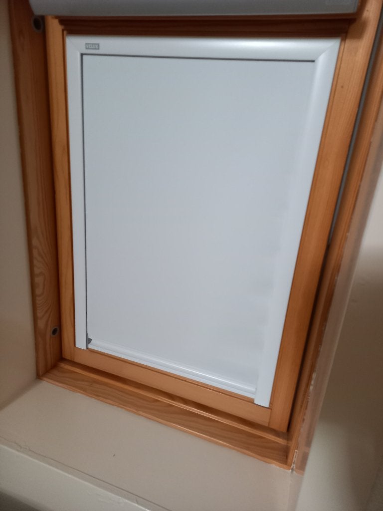 Velux dakraam gordijn verduisterend, Huis en Inrichting, Stoffering | Gordijnen en Lamellen, Ophalen, Wit, 50 tot 100 cm, Zo goed als nieuw