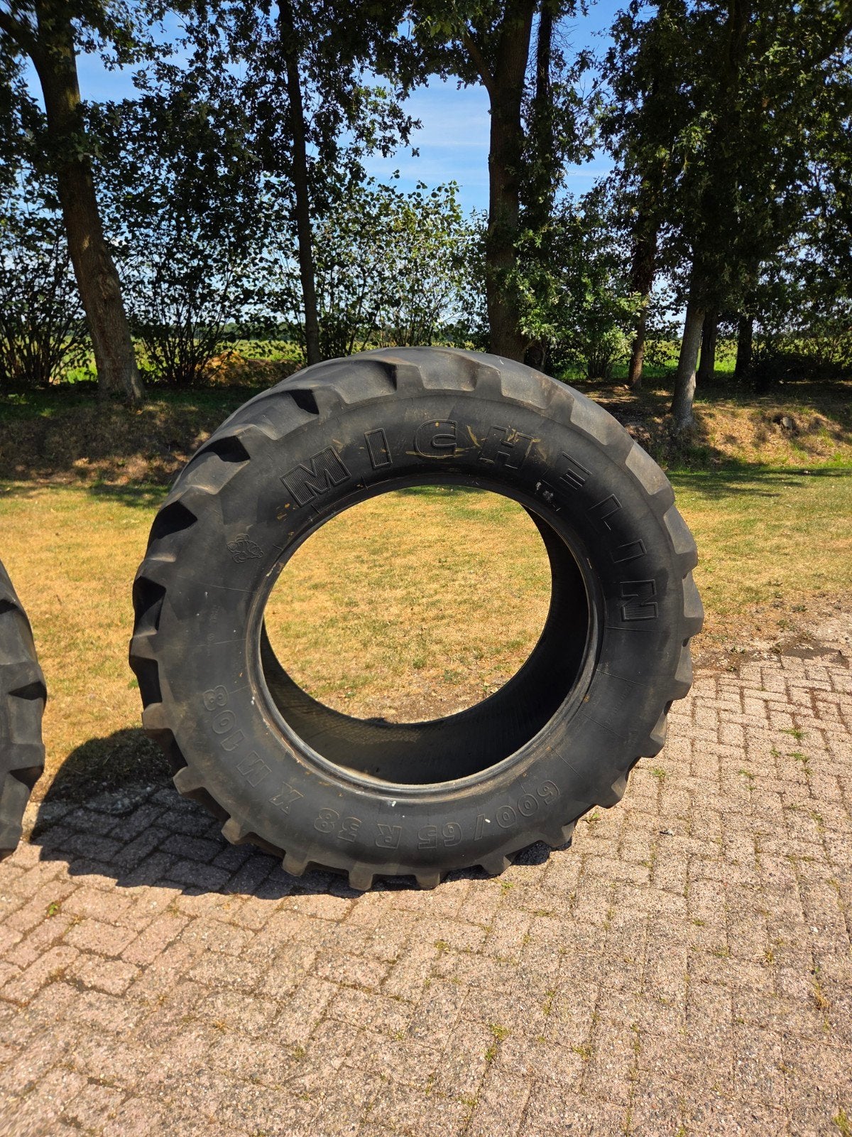 Michelin 600 65 r38 xm108 banden, Ophalen