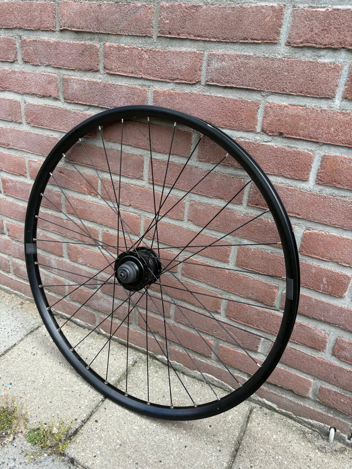 voorwiel 28 inch met dynamo, Fietsen en Brommers, Fietsonderdelen, Ophalen of Verzenden, Zo goed als nieuw