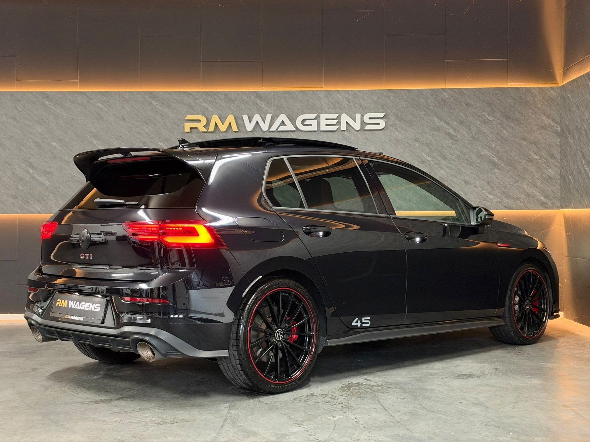 Volkswagen Golf 2.0 TSI GTI Clubsport 45 Jahre|Pano|CAM|H&K|, Auto's, 15 km/l, Gebruikt, 4 cilinders, 1984 cc