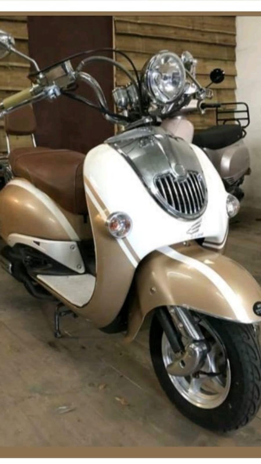 Benzhou scooter, Ophalen of Verzenden, Zo goed als nieuw, Benzine, Overige merken