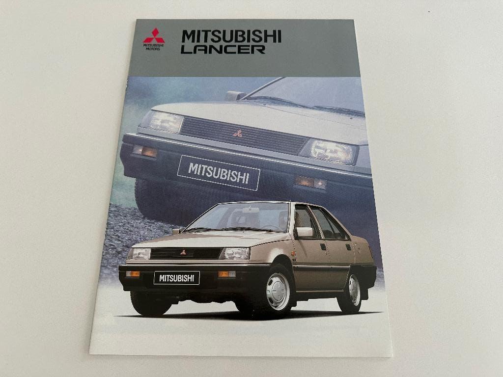 Folder Mitsubishi Lancer sedan 1986, Ophalen of Verzenden, Zo goed als nieuw, Mitsubishi