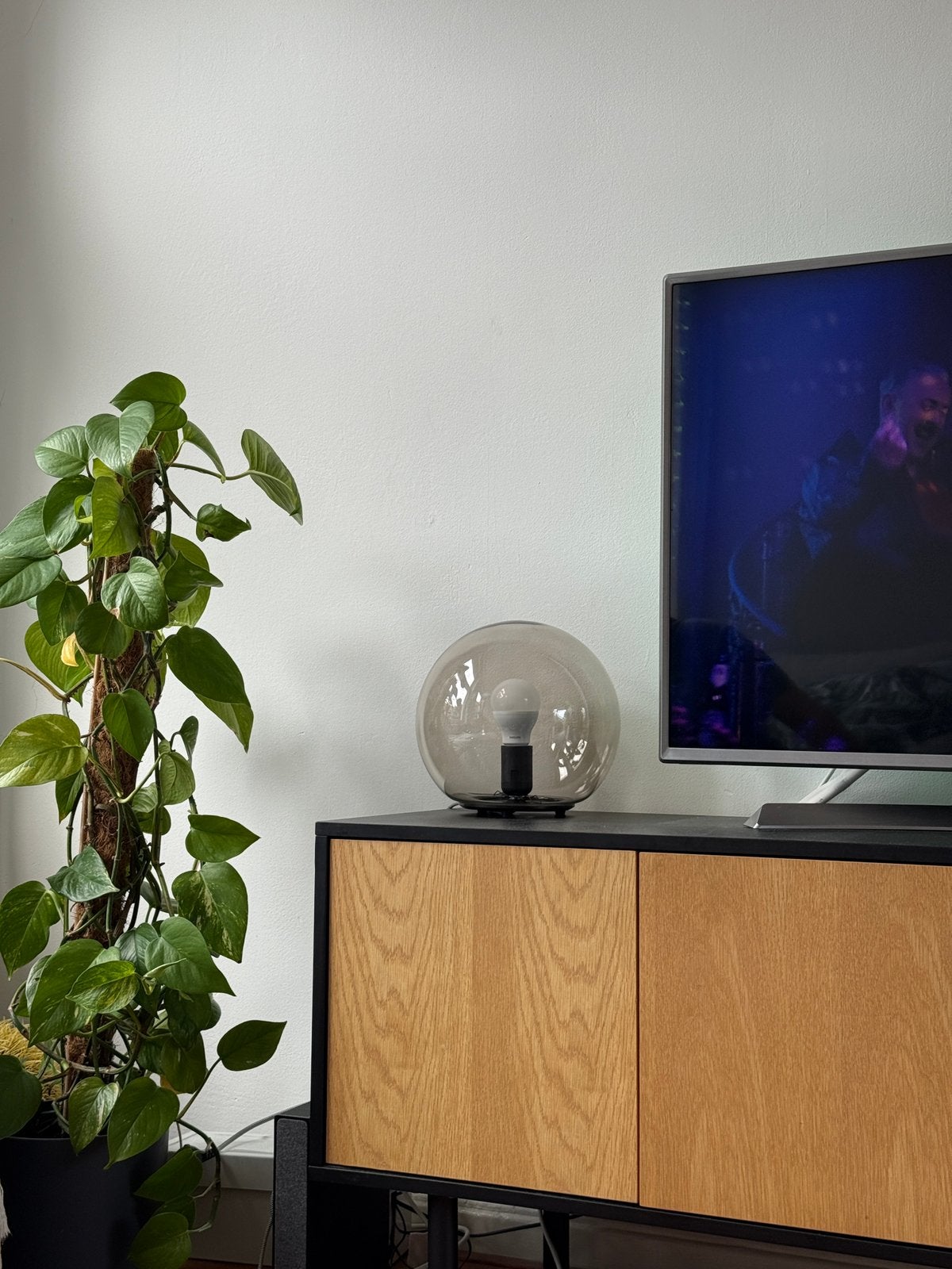 IKEA FADO tafellamp rookglas, mondgeblazen, 25 cm, Ophalen, E27 (groot), Grijs, IKEA