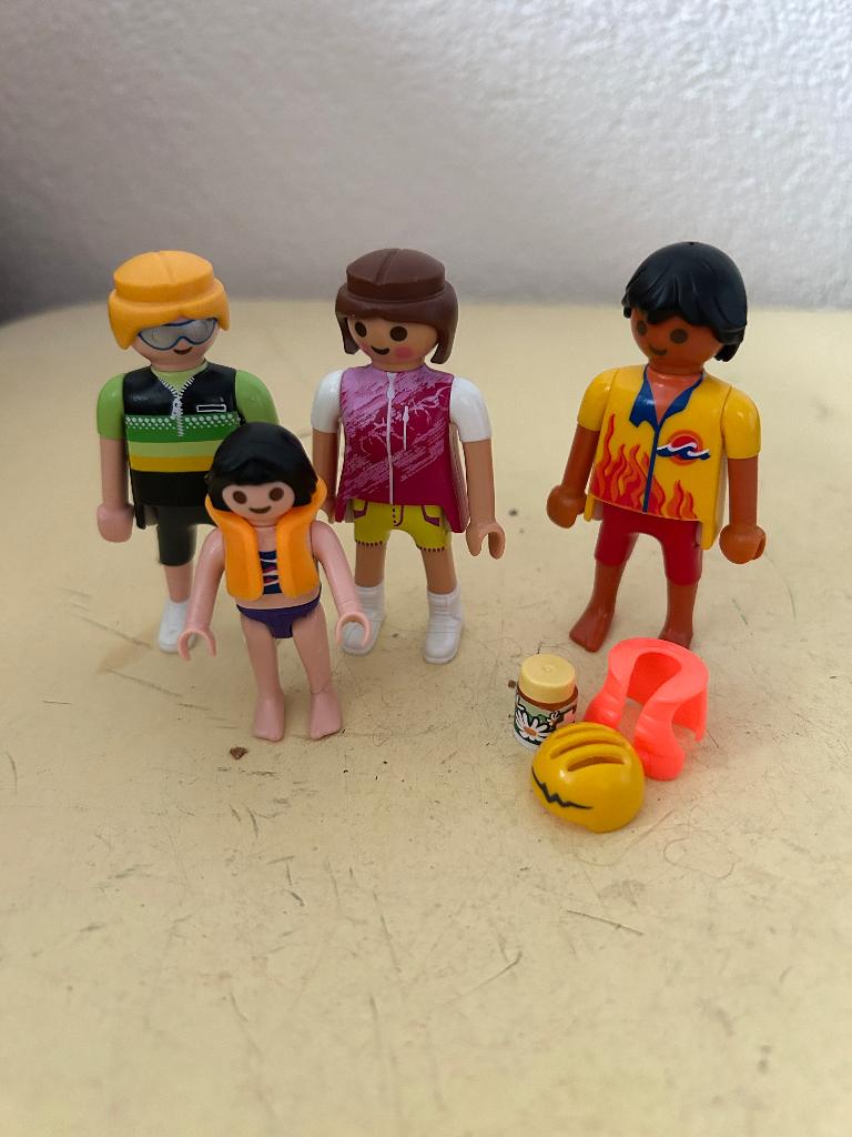 Playmobil sportief gezin en strandwacht, Ophalen of Verzenden, Gebruikt, Los playmobil