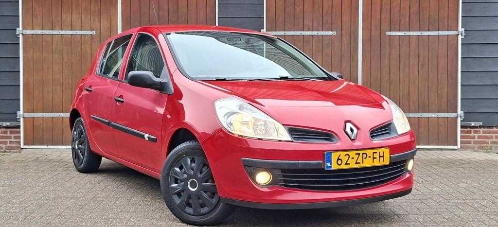 Renault Clio 1.2-16V Special Line | Distributieriem vervange, Auto's, Renault, Voorwielaandrijving, Gebruikt, 4 cilinders, Origineel Nederlands