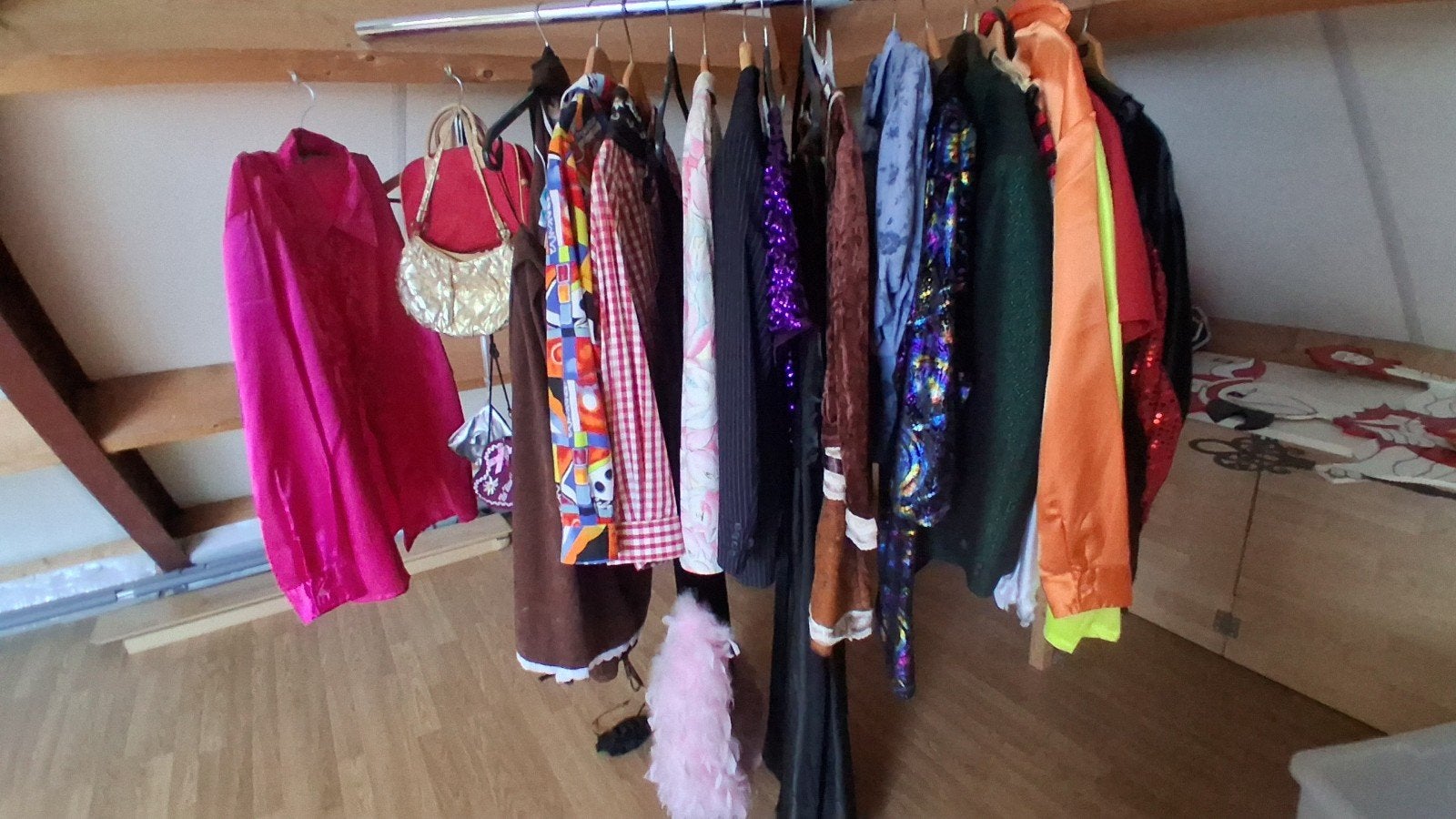 carnaval kleding van alles 3x blouse jaren 70 jasjes, enz, Ophalen, Zo goed als nieuw