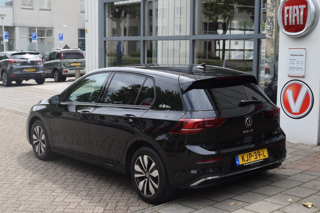 Volkswagen Golf 1.5 eTSI Goal|ACC|Sfeer|Carplay|Stuur+stoelv, Auto's, Volkswagen, Stof, 116 pk, Zwart, Bedrijf