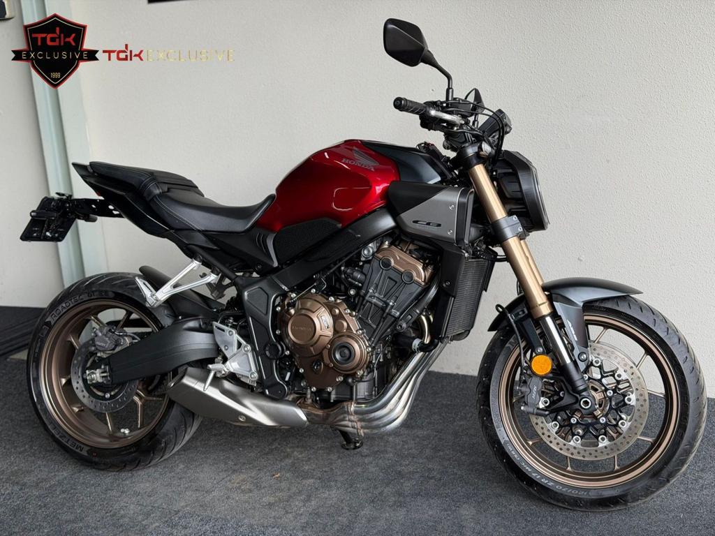 HONDA CB 650 R NIEUW MODEL NIEUWSTAAT (CBR CB650R), 4 cilinders, 649 cc, Bedrijf, Meer dan 35 kW