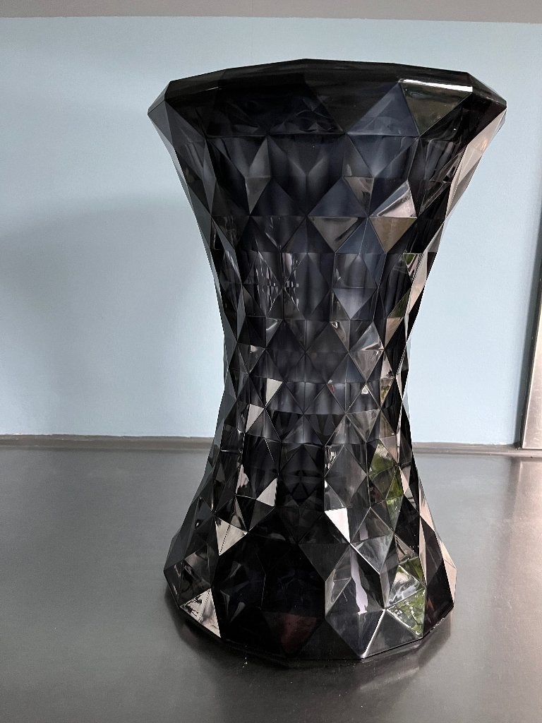 Kartell stone tafeltje donkerpaars, Ophalen of Verzenden, Gebruikt, Kunststof