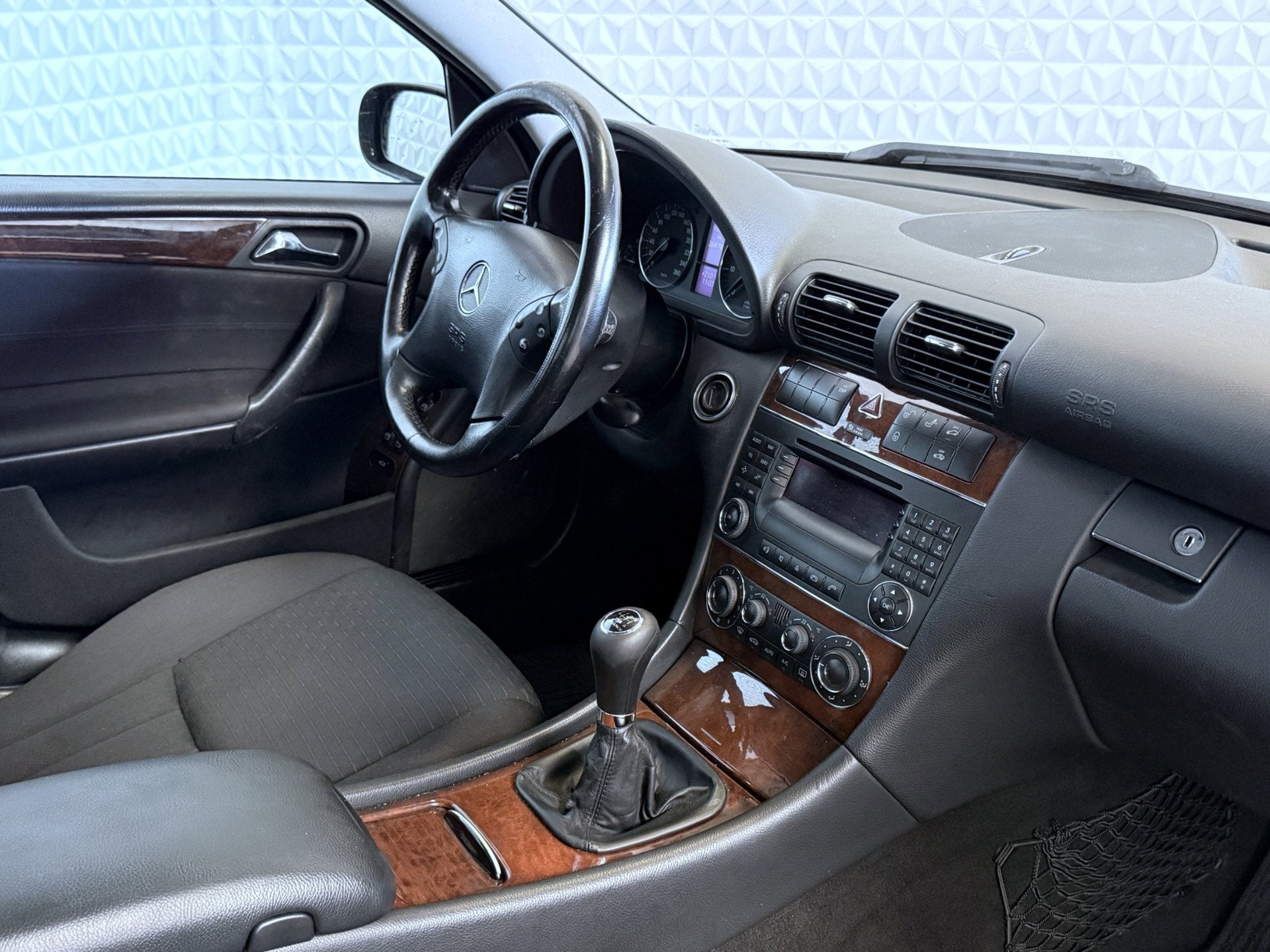 Mercedes-Benz C-klasse 180 K. Elegance Sedan (2006), Auto's, Achterwielaandrijving, Gebruikt, 1796 cc, Zwart