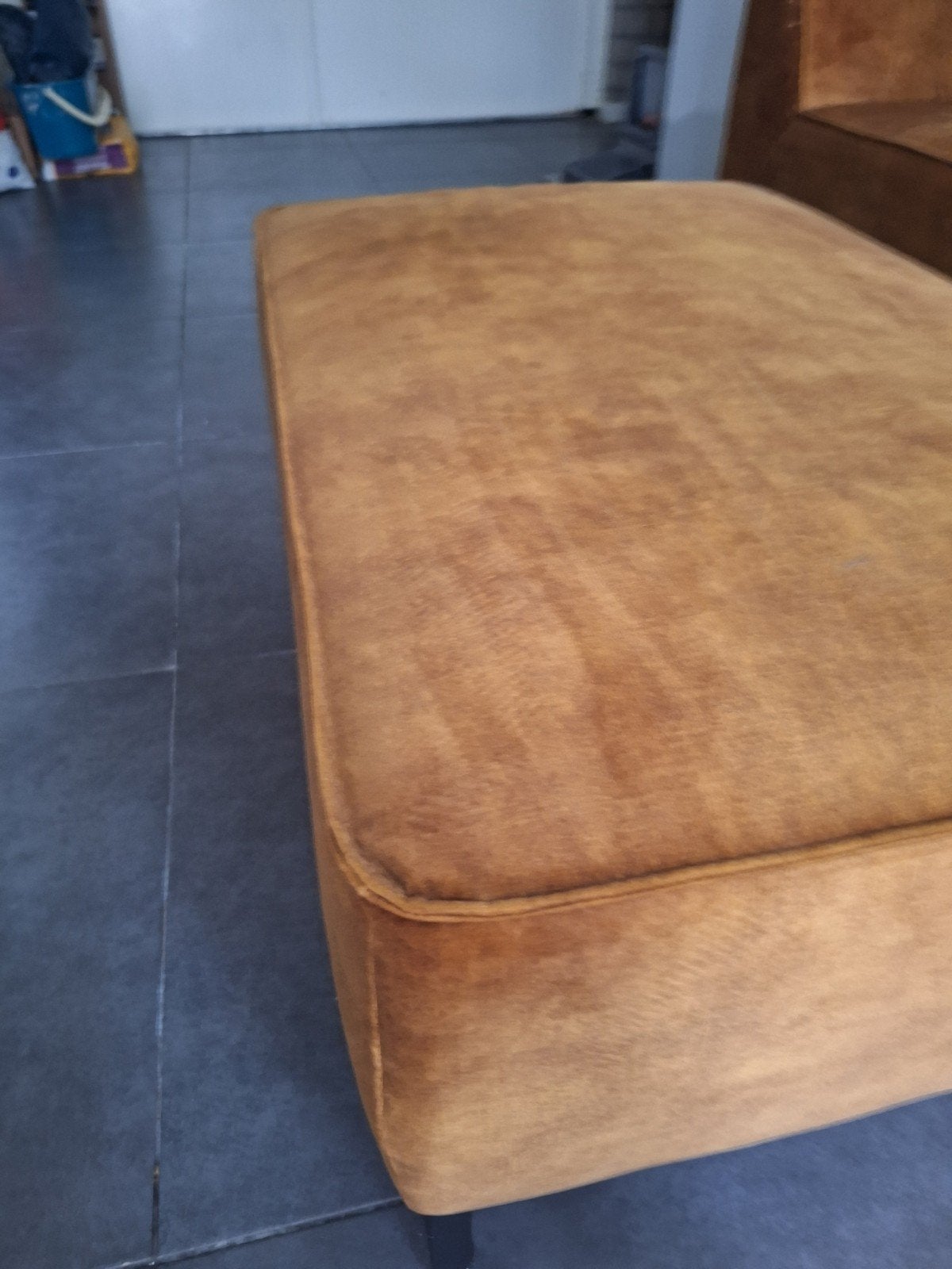 MOET WEG! Prachtige nieuwe bank met hocker, 125 cm of meer, Nieuw, Ophalen of Verzenden, 75 tot 100 cm