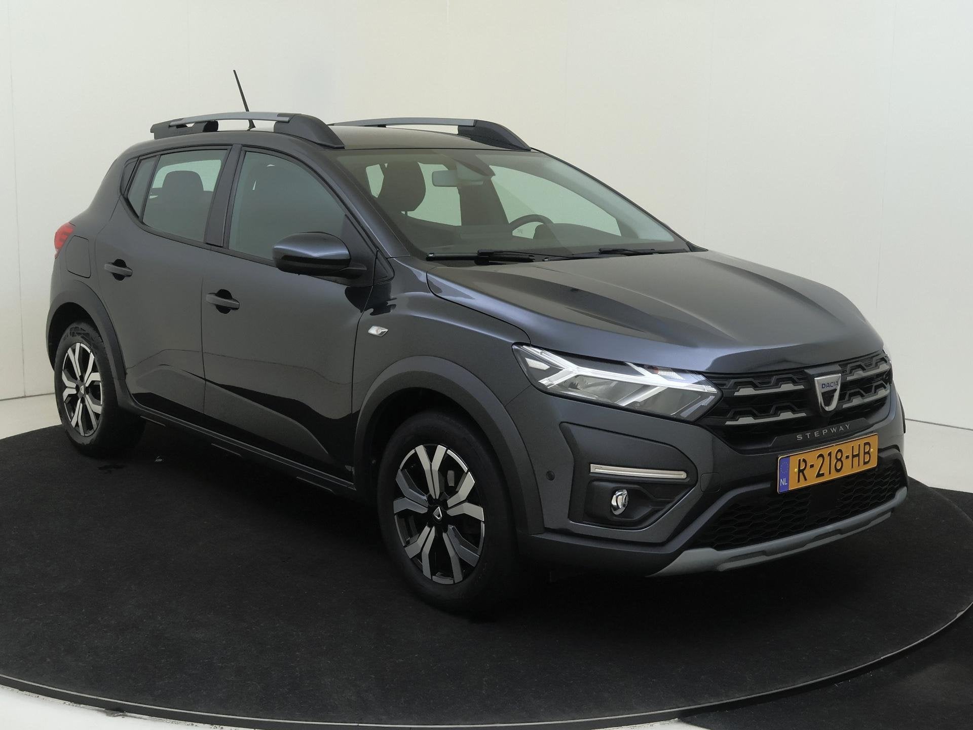 Dacia Sandero Stepway 1.0 TCe 90 Comfort | Automaat |Navigat, Auto's, 12 maanden, Stof, Euro 6, 49 €/maand