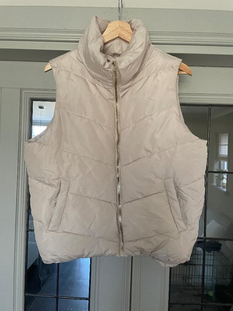 Mooie bodywarmer dames, Maat 38/40 (M), Sosoire, Beige, Ophalen of Verzenden
