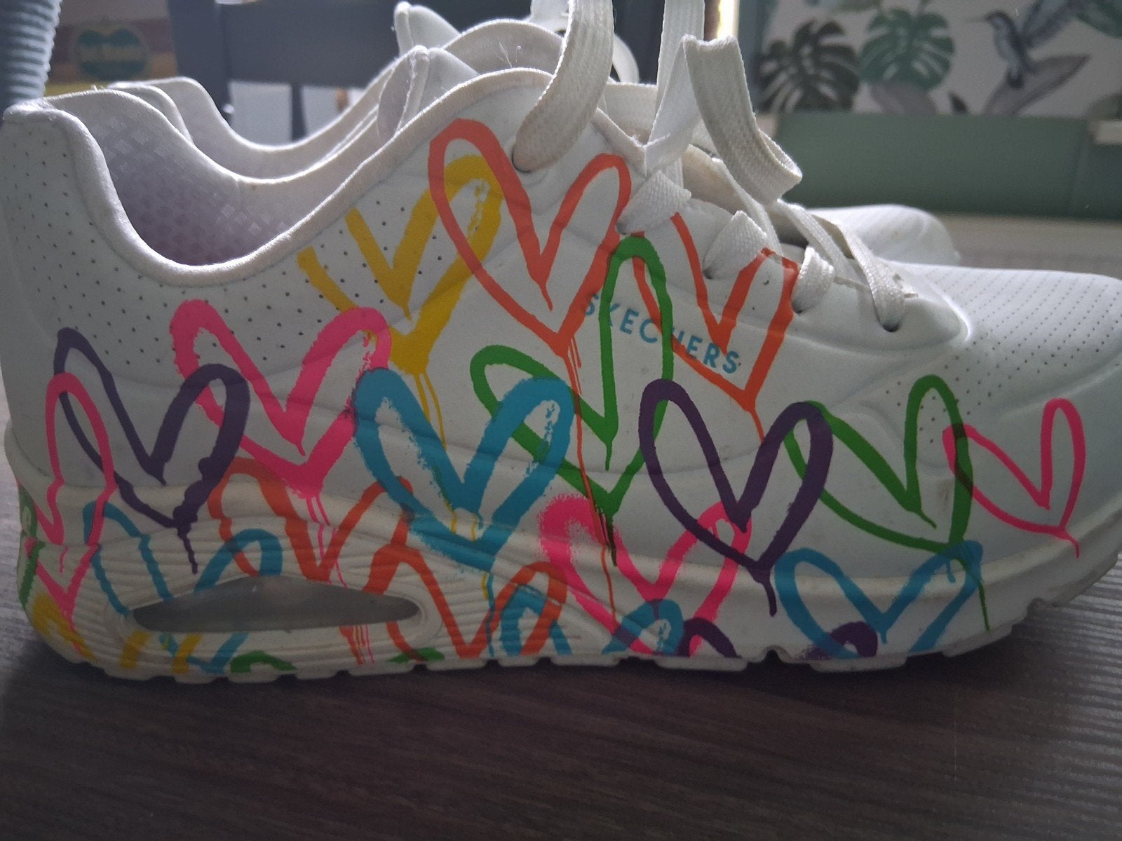 Skechers sneakers maat 41 met kleurrijke hartjes, Kleding | Dames, Skechers, Wit, Ophalen of Verzenden, Sneakers of Gympen