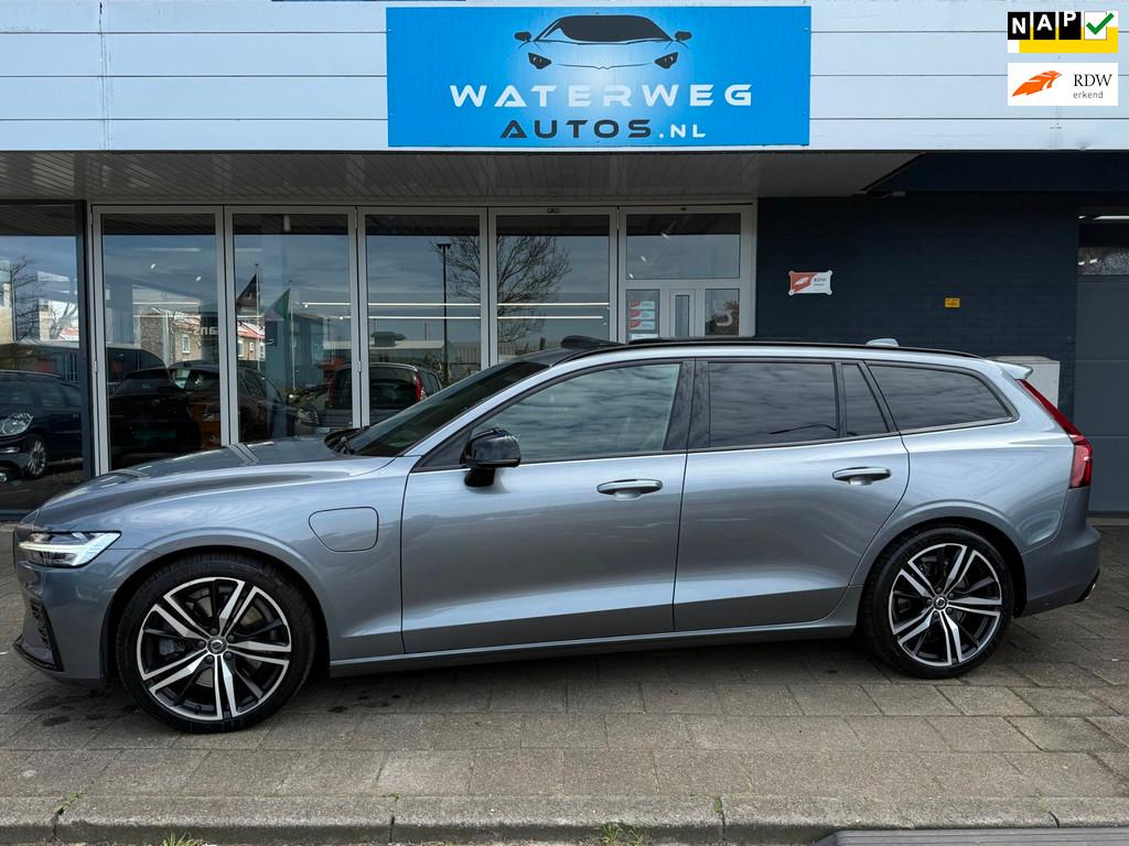 Volvo V60 2.0 T6 Recharge AWD R-Design PANO|360 CAM|HARMAN/K, Automaat, Gebruikt, 4 cilinders, Hybride Elektrisch/Benzine