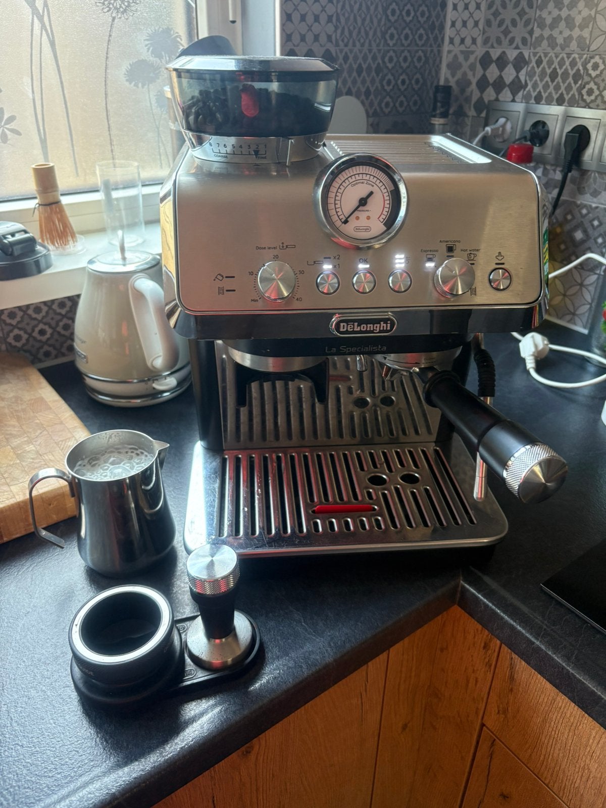 Delonghi La specialista arte, Witgoed en Apparatuur, Koffiezetapparaten, Ophalen, Zo goed als nieuw, Koffiemachine