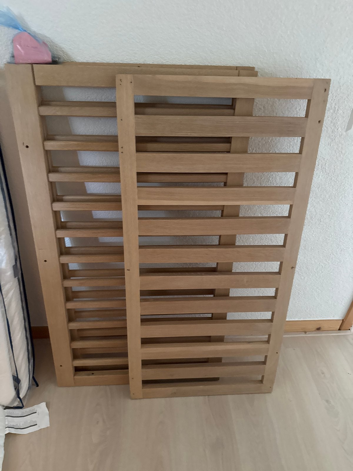 Houten kinder ledikantje met lattenbodem en matras 70x140, Ophalen, Gebruikt, Lattenbodem, Minder dan 140 cm