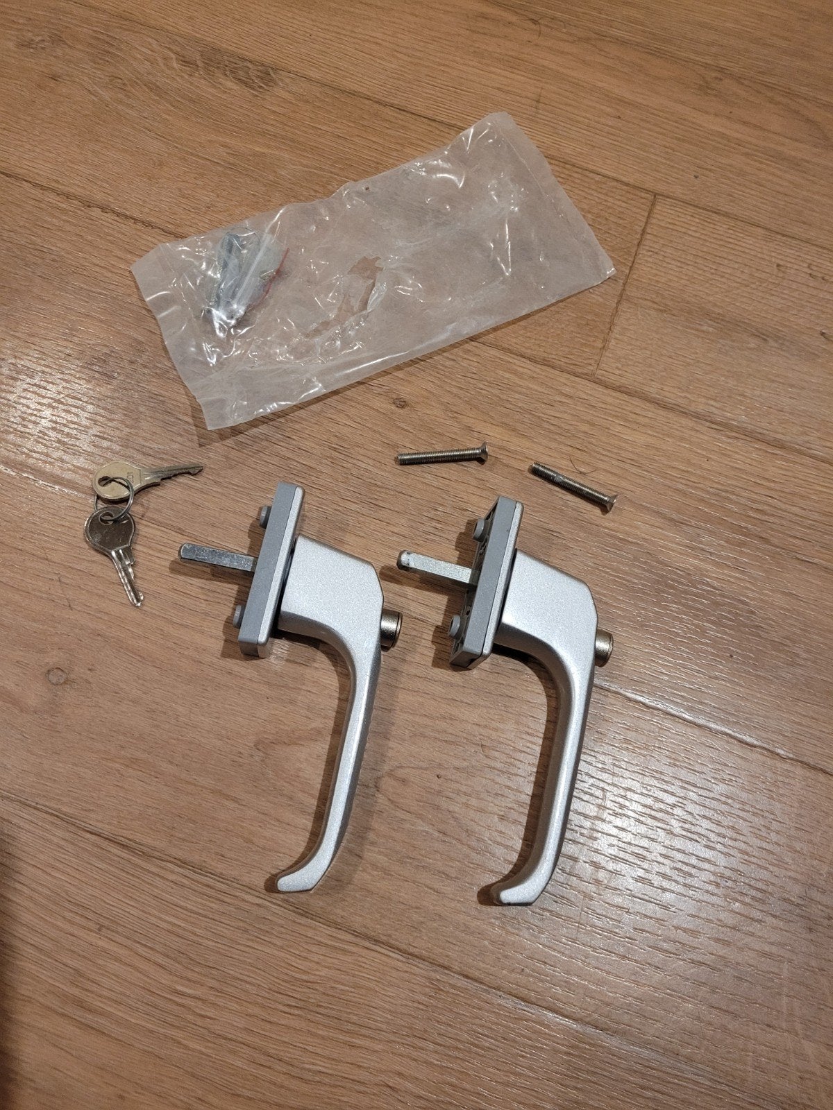 2stuks raamboompjes draai kiep, Ophalen of Verzenden, Rvs, Klink of Kruk