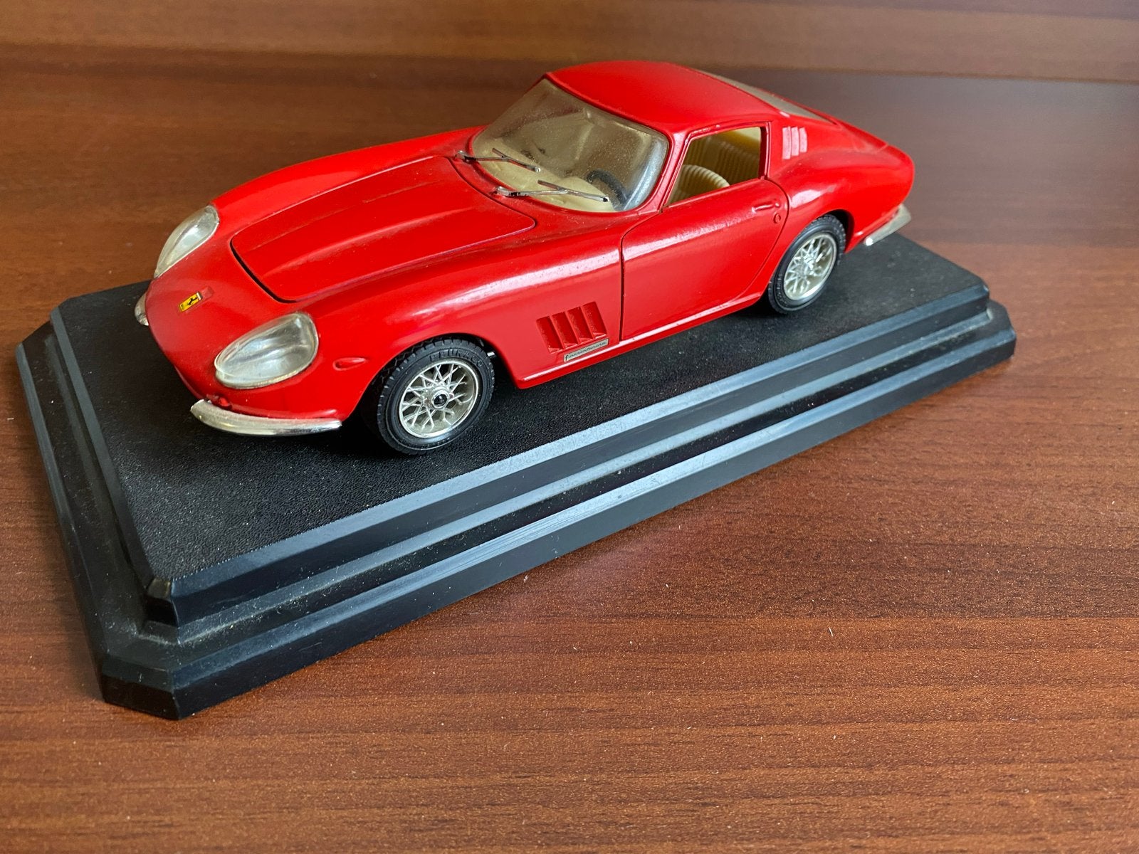 Burago Ferrari 275 GTB4 (1966) schaalmodel, Ophalen of Verzenden, Zo goed als nieuw, Auto, Overige merken