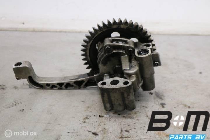 Oliepomp VW Transporter T5 2.5 TDI AXE 07015153, Gebruikt