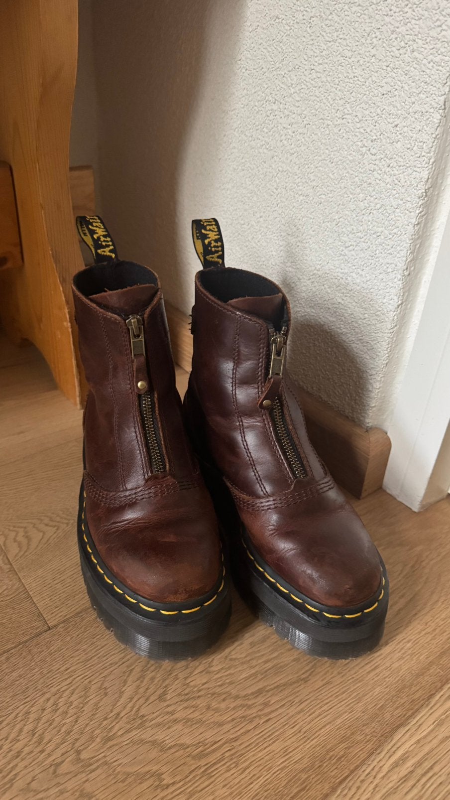 Dr. Martens Jetta 37, Kleding | Dames, Schoenen, Ophalen of Verzenden, Zo goed als nieuw, Zwart
