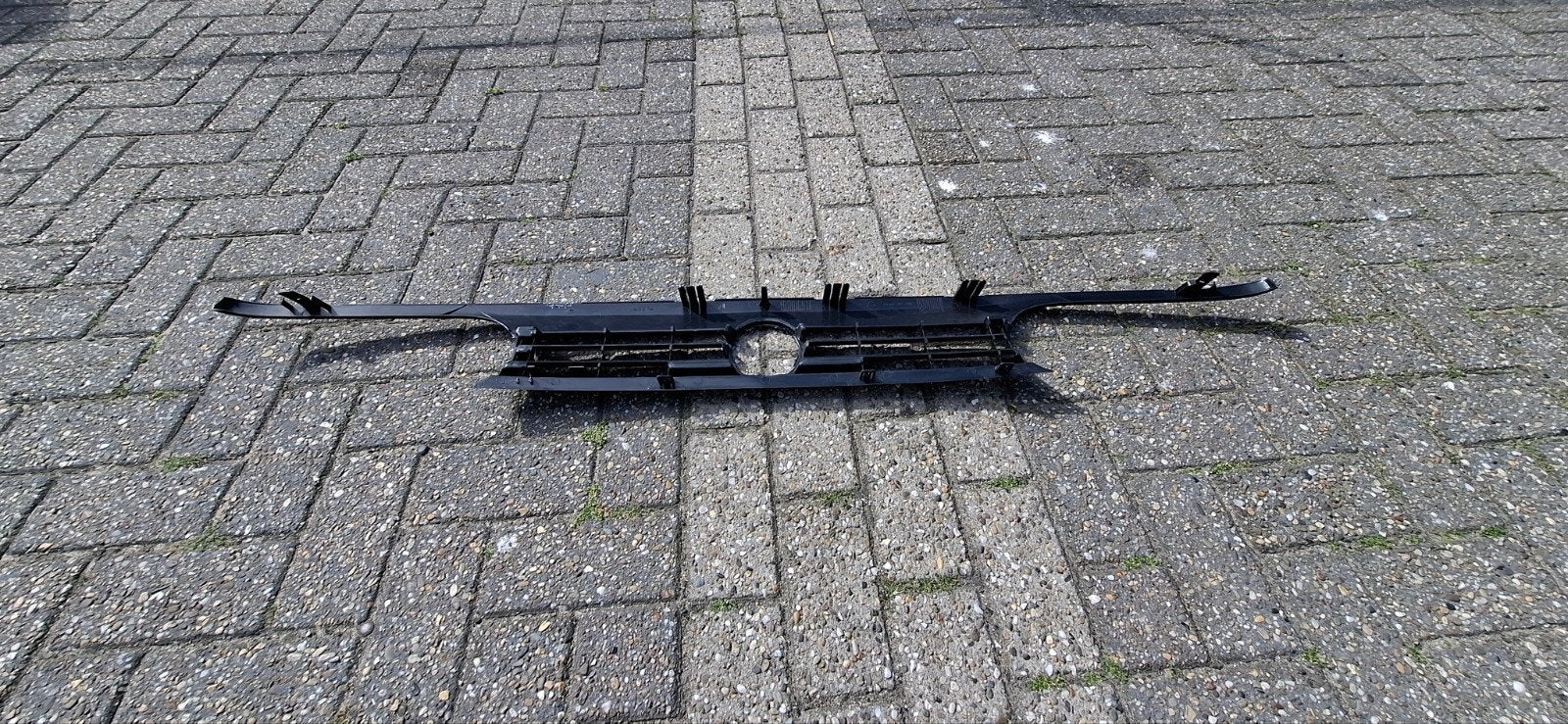 VW Golf 3 Grill 1993-1996 - Gebruikt met defect, Ophalen of Verzenden, Gebruikt, Voor, Volkswagen
