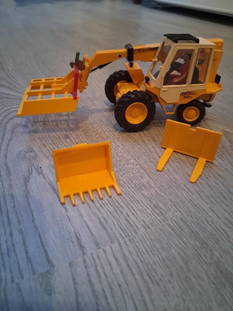 Britains, JCB Telelader Loadall 520J met accessoires, Ophalen of Verzenden, Gebruikt, Tractor of Landbouw