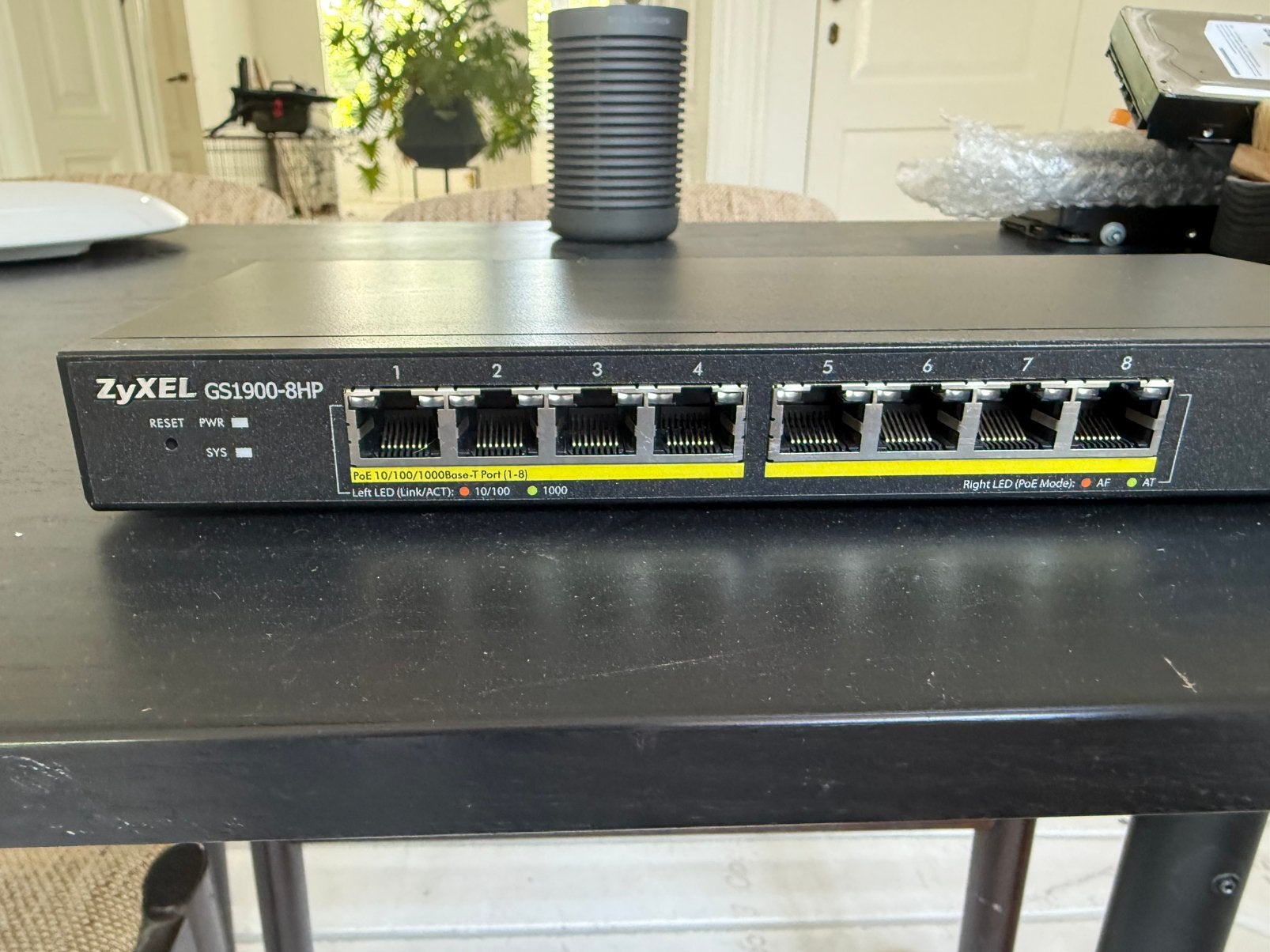 ZyXEL 8 poorts PoE switch, Computers en Software, Netwerk switches, Ophalen of Verzenden, Gebruikt