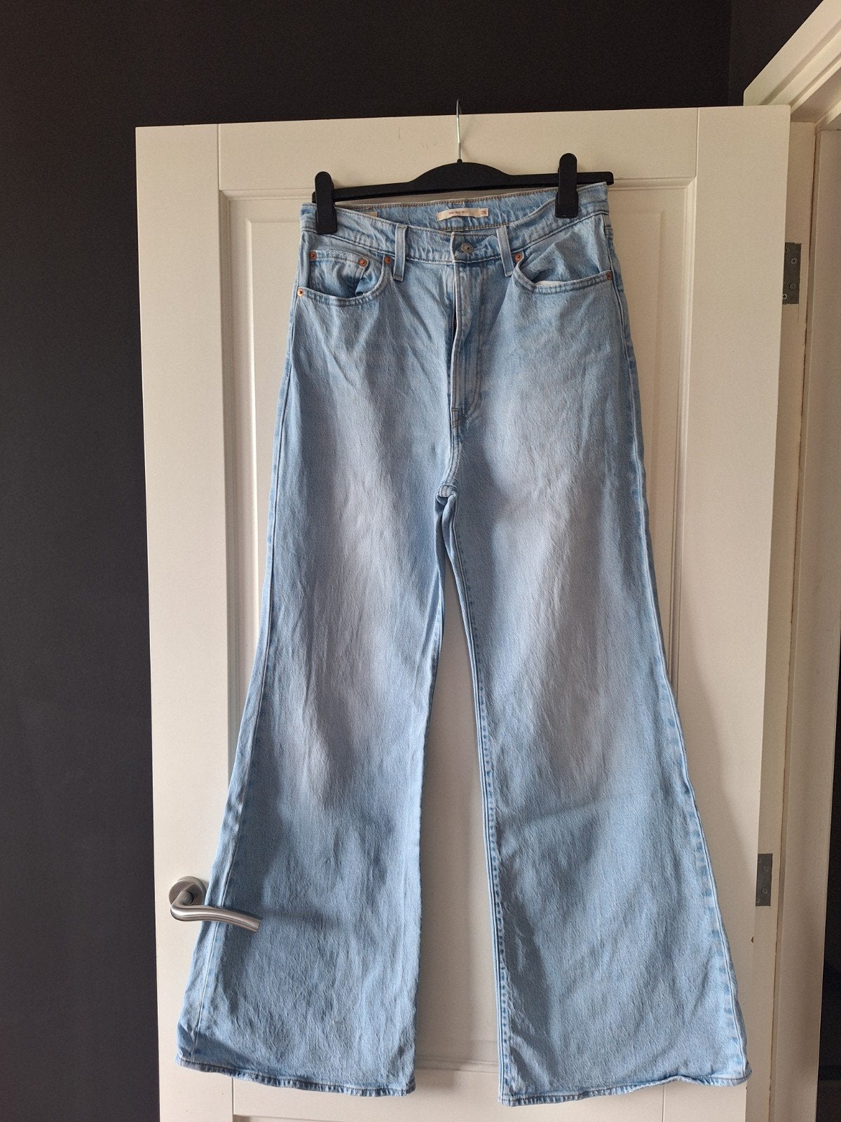LEVI'S RIBCAGE BELL JEANS MAAT 29/34, Kleding | Dames, Blauw, Ophalen of Verzenden, Zo goed als nieuw, W28 - W29 (confectie 36)