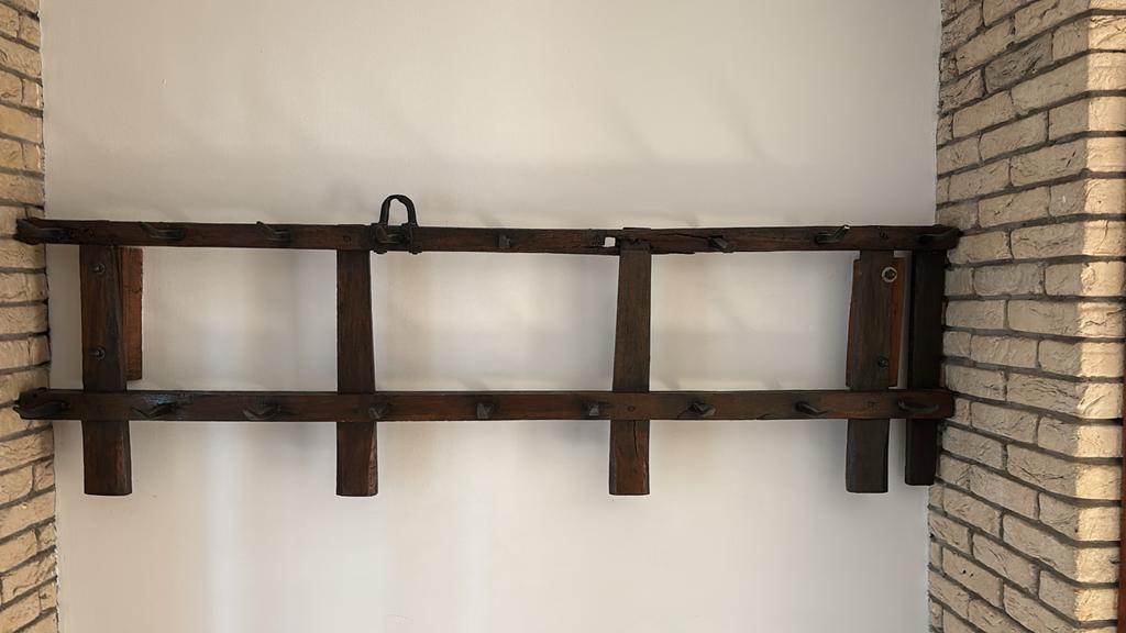 Antieke boeren kapstok - 174 cm breed - massief hout & smeed, Gebruikt, Minder dan 100 cm, Hout, Ophalen