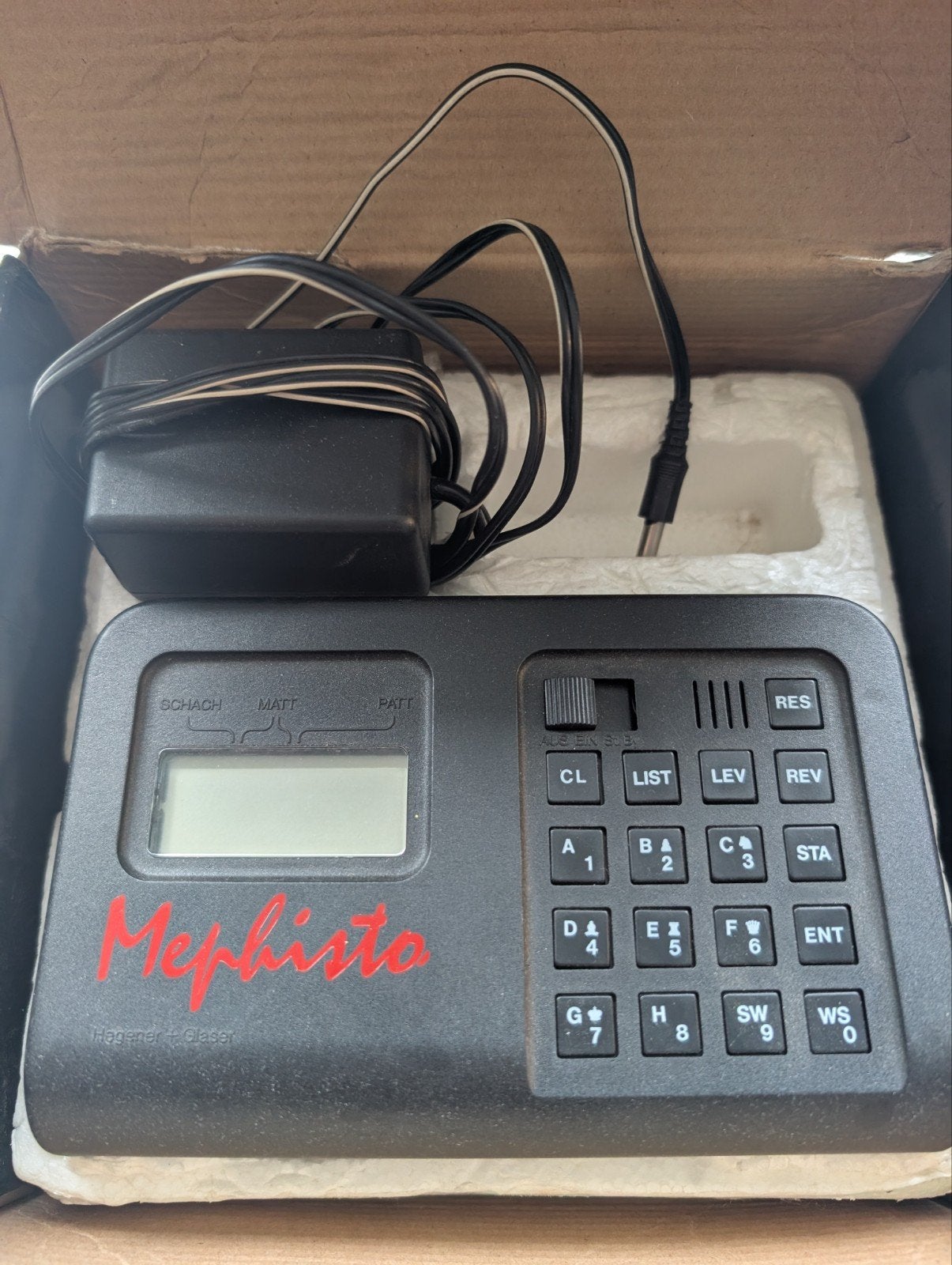 Mephisto Schaakcomputer - Klassieke Schaken Uitdaging, Ophalen of Verzenden, Zo goed als nieuw, Schaken