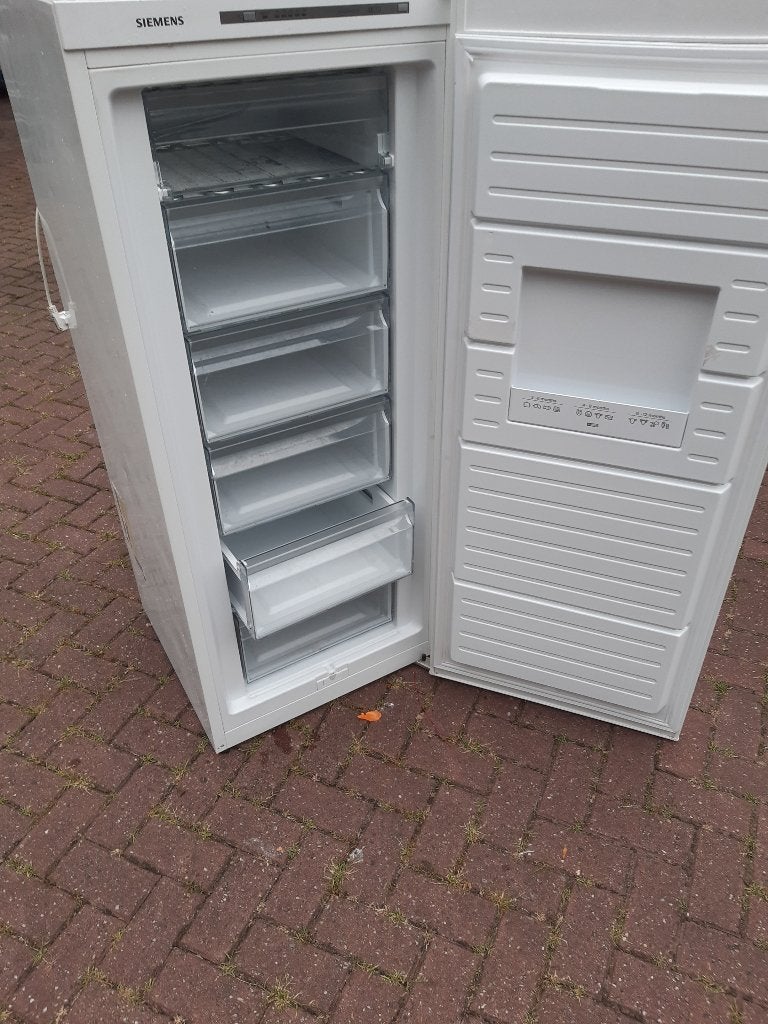VRIESKAST SIEMENS HG 146 CM BR 60 CM DIEO 70 CM TEUGE, Witgoed en Apparatuur, Vriezers en Diepvrieskisten, Gebruikt, Minder dan 60 cm