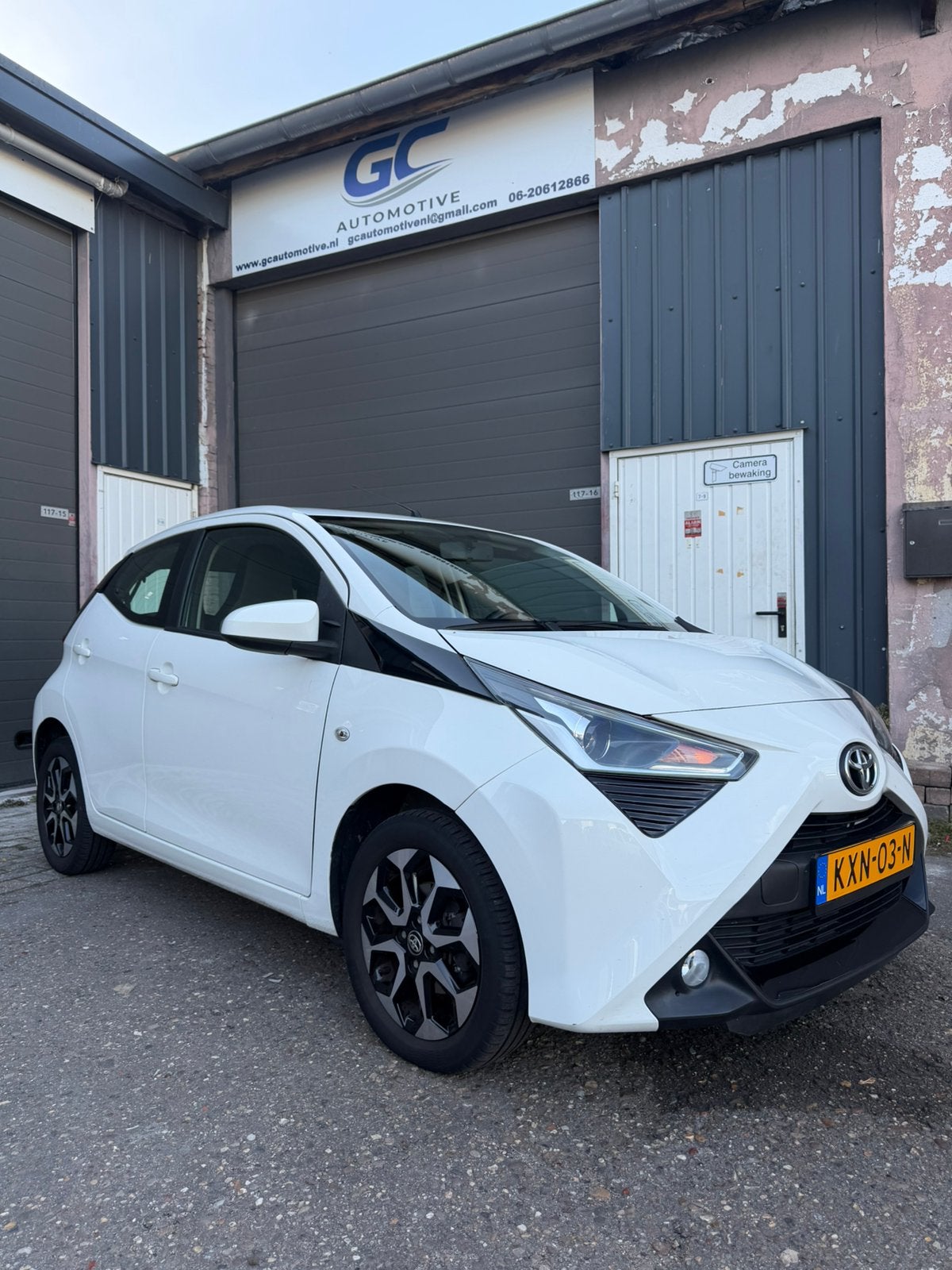 Toyota Aygo 1.0 Vvt-i 72pk 5D 2021 Wit, Auto's, Voorwielaandrijving, 4 stoelen, Wit, Bedrijf