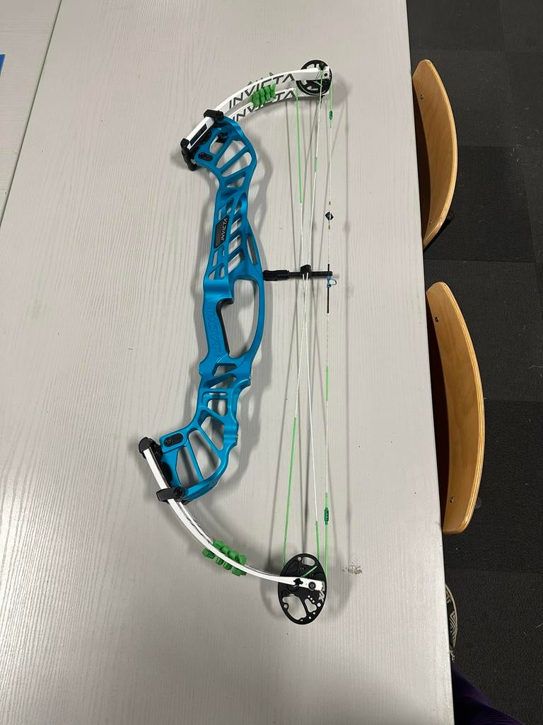 Hoyt invicta, Sport en Fitness, Handboogschieten, Ophalen of Verzenden, Gebruikt, Compoundboog