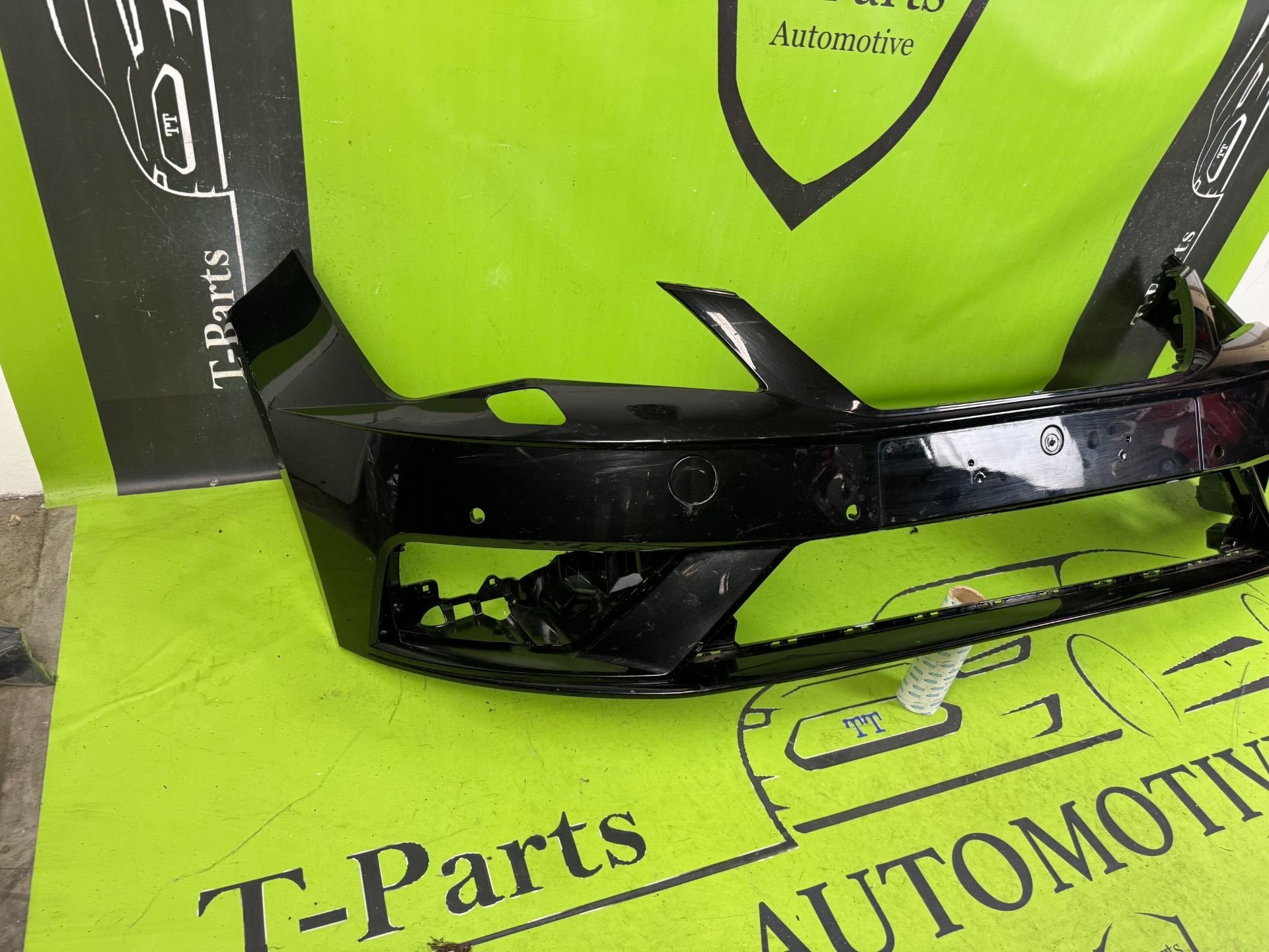 seat leon voorbumper bumper, Autovia A-2, Km 585 585
08760  Martorell, ES, Nieuw, Ophalen of Verzenden, SEAT S.A.