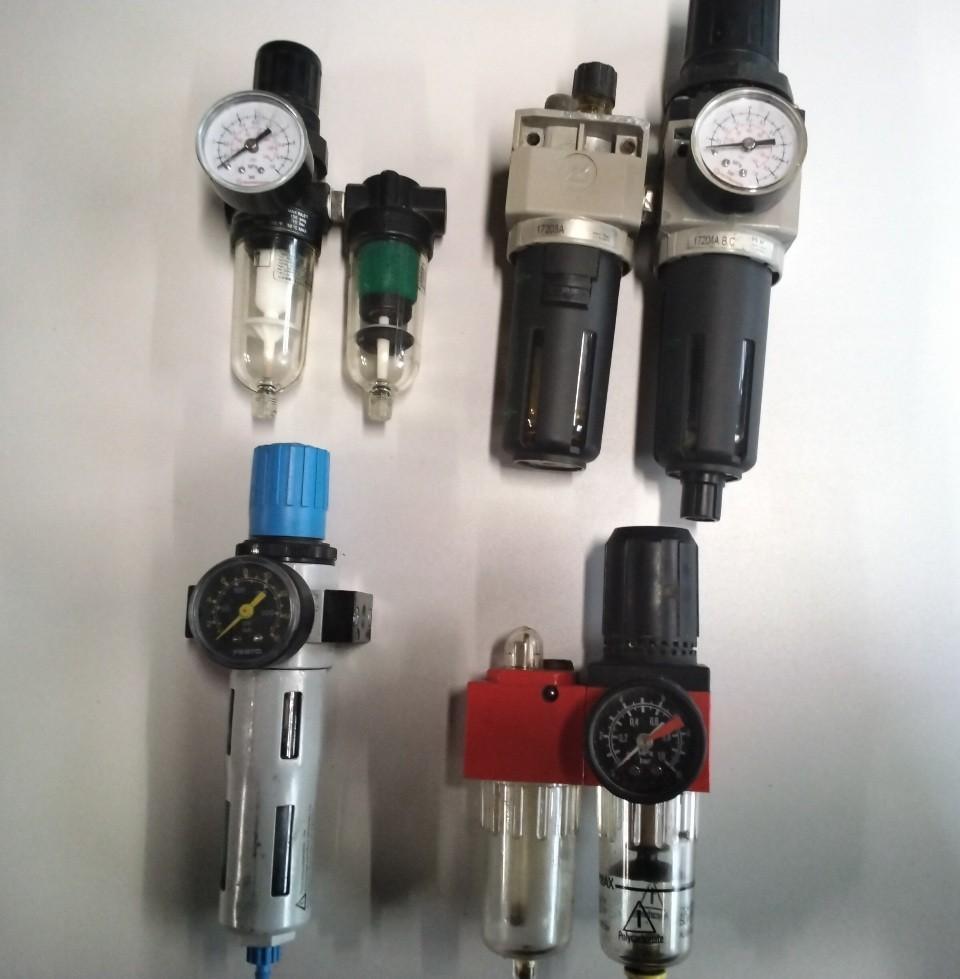 4 Drukregelaars met vochtafscheider, Doe-het-zelf en Verbouw, Compressors, Gebruikt, 10 bar of meer, Ophalen of Verzenden, Minder dan 200 liter/min