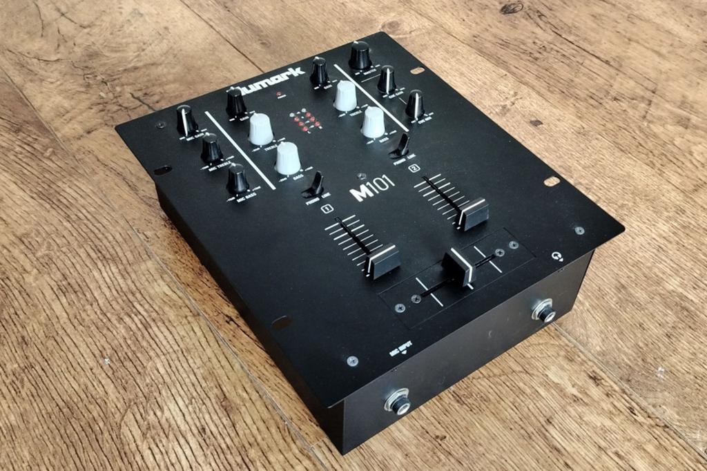 Numark M101 DJ Mixer - Compacte 2-kanaals mixer, Muziek en Instrumenten, Dj-sets en Draaitafels, Ophalen of Verzenden, Gebruikt