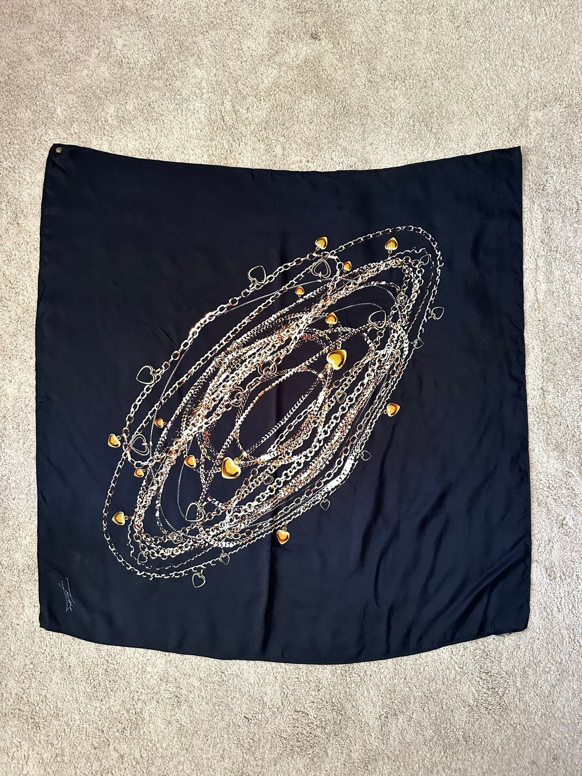 Maje Foulard met ketting- en hartjesprint - Zo goed als nieu, Kleding | Dames, Ophalen, Zo goed als nieuw