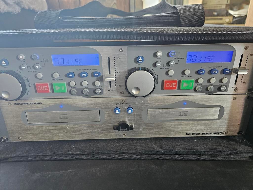 Te koop US Blaster USB7302 cd dubbele cd speler, Muziek en Instrumenten, Ophalen of Verzenden, Gebruikt, Overige merken