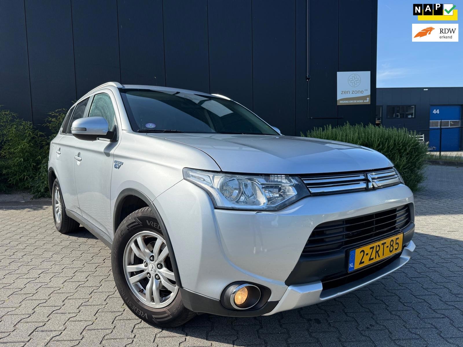 Mitsubishi Outlander 2.0 PHEV Business Edition X-Line ( FOR, 4 cilinders, Vierwielaandrijving, Hybride Elektrisch/Benzine, SUV of Terreinwagen