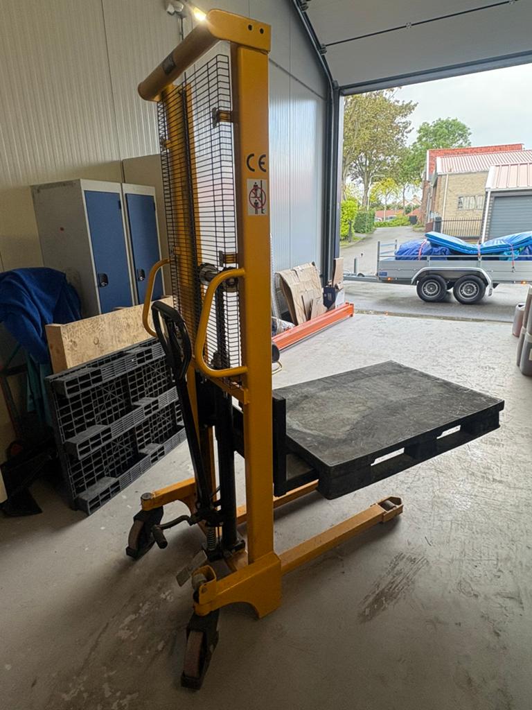 Stapelaar 1000 kg - Handmatige Palletstapelaar, Ophalen of Verzenden, Zo goed als nieuw