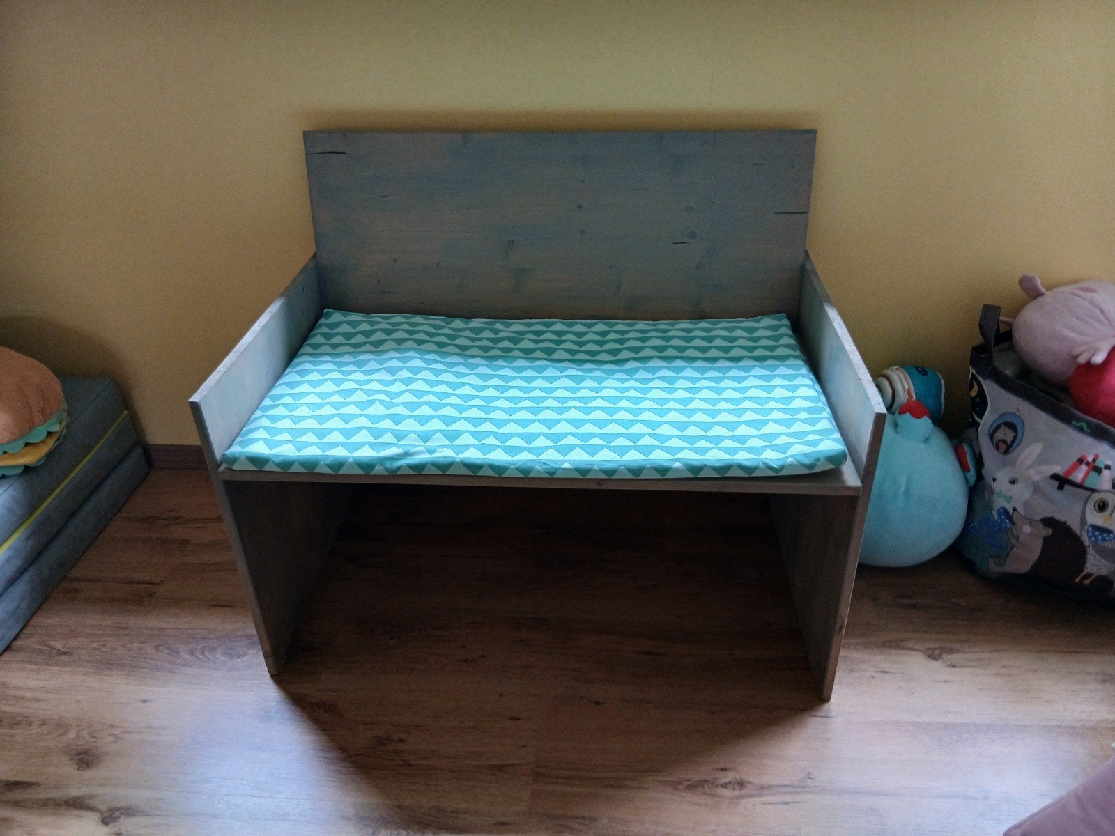 Zelfgemaakte bank met IKEA kussen (96x60x80 cm), Ophalen, Gebruikt, Eenpersoons, Minder dan 75 cm