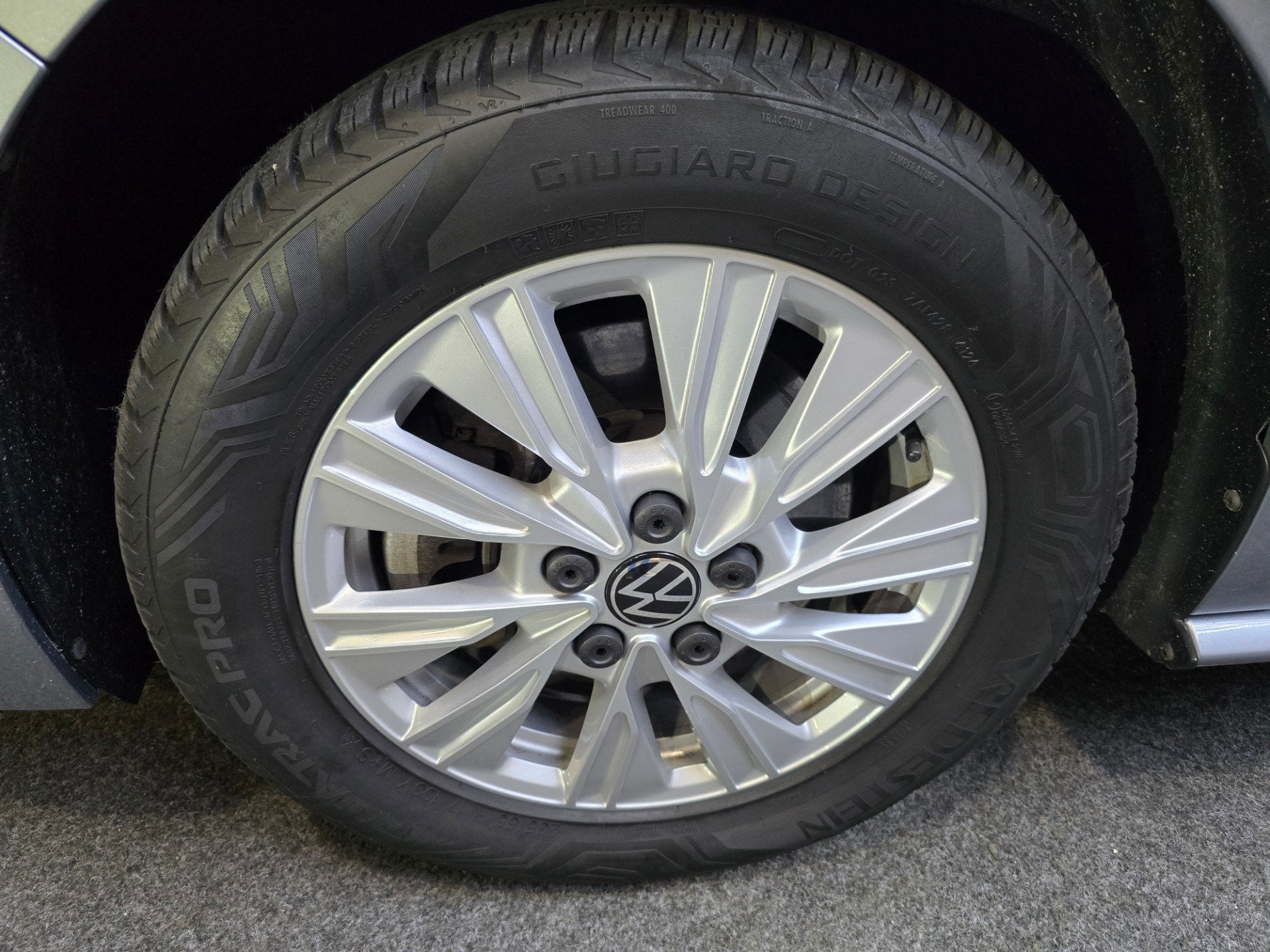 Volkswagen Multivan 1.4 eHybrid L2H1 Style 7p. Trekh. 218 PK, Stof, Gebruikt, 150 pk, 138 €/maand